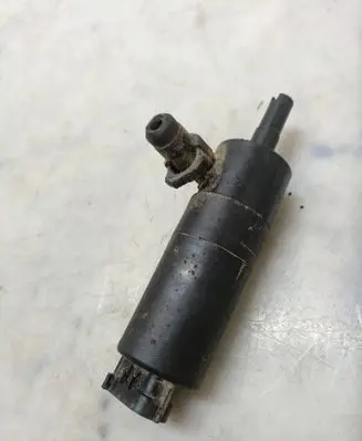 Toyota Avensis T250 Headlight washer pump PBT306F