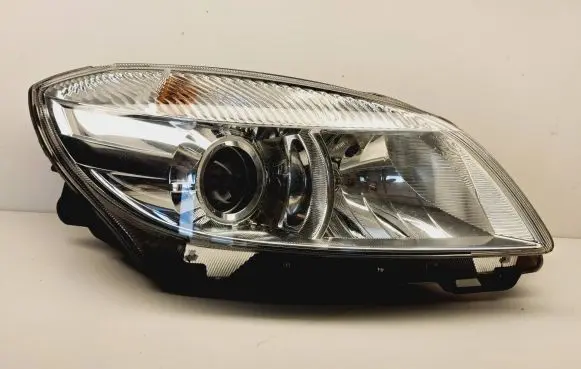 Skoda Fabia Mk2 (5J) Headlight/headlamp 5J1941016D 7L1723