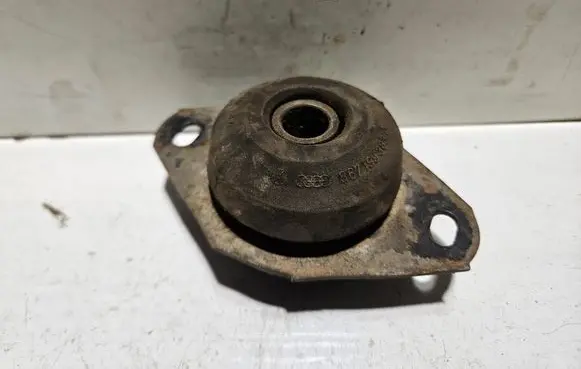 Volkswagen Caddy Engine mount bracket 867199383A