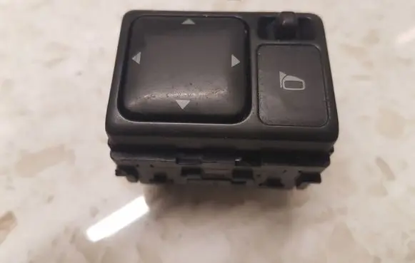 Nissan X-Trail T30 Wing mirror switch 050128