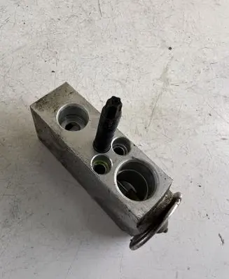 Jeep Grand Cherokee (WJ) Air conditioning (A/C) expansion valve 04885974AD