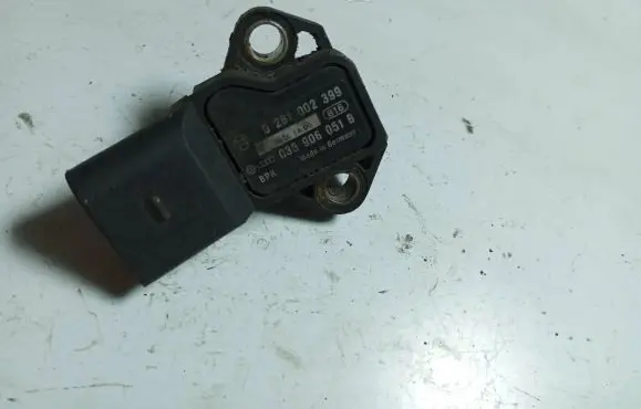 Volkswagen PASSAT B6 Air pressure sensor 0281002399 038906051B
