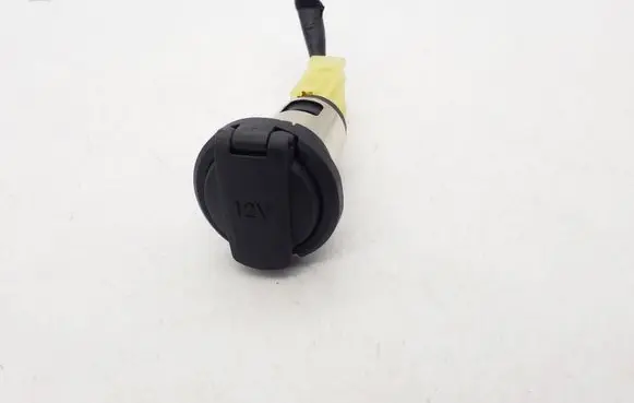 Hyundai i30 12 V Socket (front) 2F01