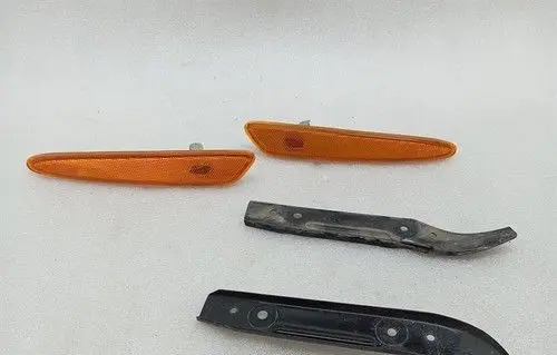 Chevrolet Corvette C6 Front bumper turn signal 10316651