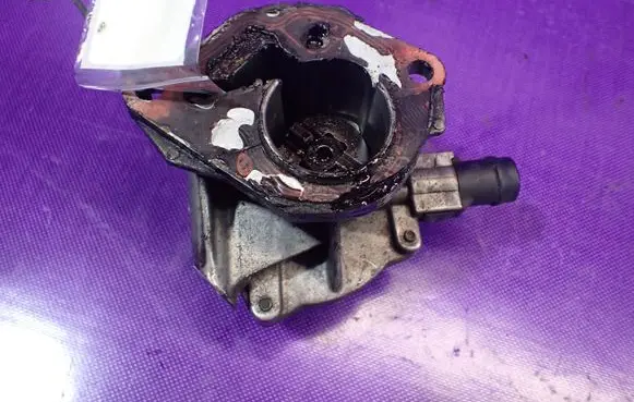 Renault Scenic II - Grand scenic II Vacuum pump