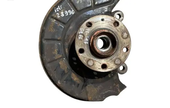Volkswagen Golf VI Front wheel hub spindle knuckle