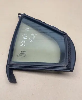 Toyota Yaris Front door vent window glass four-door 682150D050