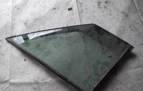Fiat Ulysse Front door vent window glass four-door AS2