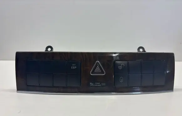 Mercedes-Benz C W203 Hazard light switch 2038702510 33634902