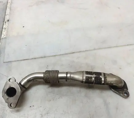 Volkswagen Golf V EGR valve line/pipe/hose 036131