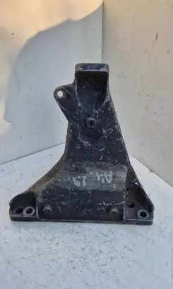 Audi A4 S4 B5 8D Engine mounting bracket 8d0199308