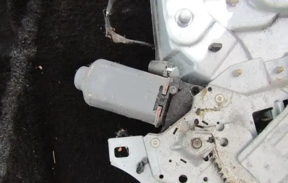 Renault Laguna I Front door window regulator motor