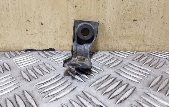 Honda CR-V Radiator mount bracket