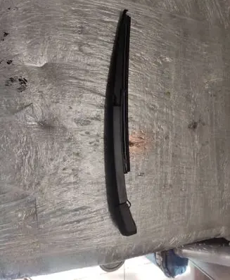 Hyundai Kona I Rear wiper blade arm 