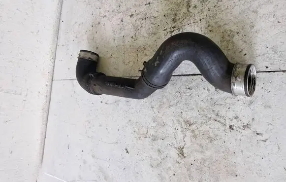 Volkswagen PASSAT B6 Intercooler hose/pipe