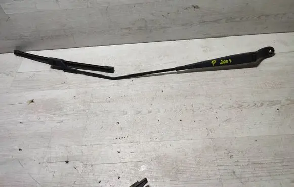 Peugeot 2008 I Windshield/front glass wiper blade 9673292080