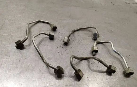 Renault Megane III Fuel injector supply line/pipe