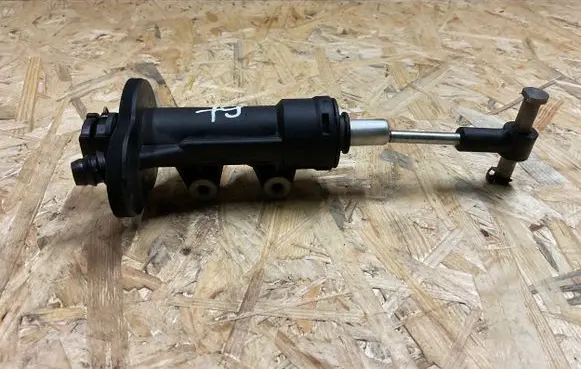 Audi A6 S6 C6 4F Clutch master cylinder 4F0721401