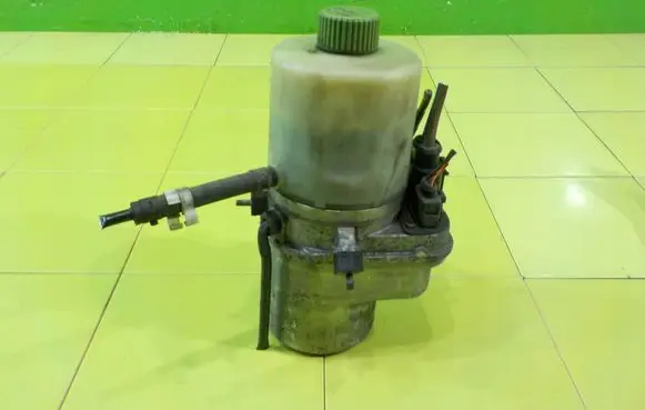 Volkswagen Polo V 6R Power steering pump JER162