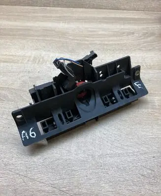 Audi A6 S6 C5 4B Tailgate/trunk/boot lock/catch/latch 8D9827565H 4B0827565H