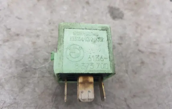 BMW 5 E39 Other relay 61368373700 8373700