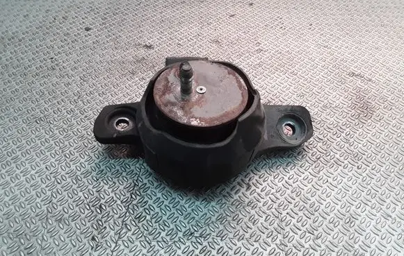 Subaru Forester SH Engine mount bracket