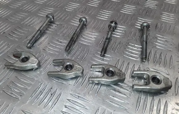 Nissan Qashqai Fuel Injector clamp holder