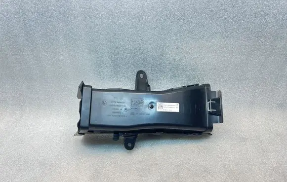BMW 7 G70 Intercooler air guide/duct channel 9464033 51749464033