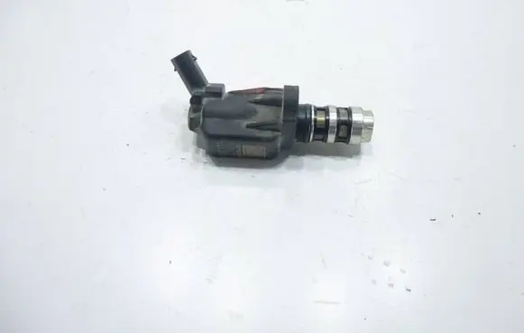 Skoda Fabia Mk3 (NJ) Oil pressure sensor 04E906455S