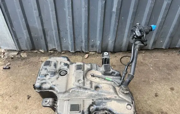 BMW 1 F40 AdBlue liquid reservoir 7418879 7399290