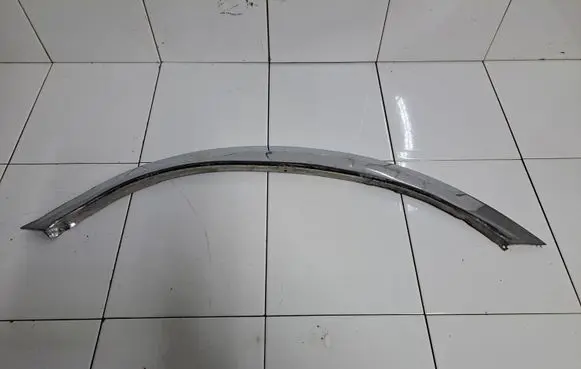 BMW 7 E23 Rear arch trim