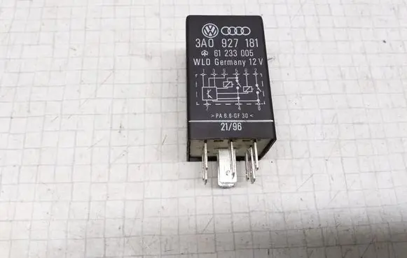 Volkswagen Golf III Other relay 3A0927181 61233005