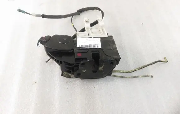 Hyundai Santa Fe Front door lock 