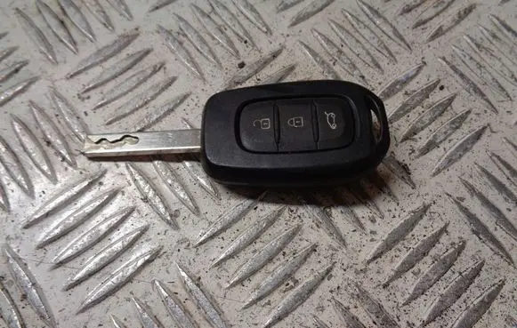 Renault Twingo III Ignition key/card 