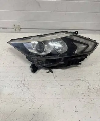 Nissan Qashqai Headlight/headlamp