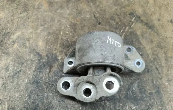 Alfa Romeo Mito Engine mount bracket a236