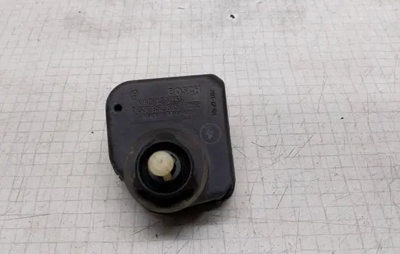 Opel Vectra B Headlight level adjustment motor 0307852335