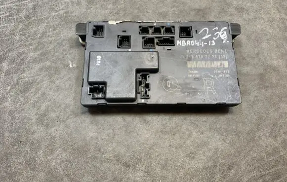 Mercedes-Benz E W211 Door control unit/module A2118707226