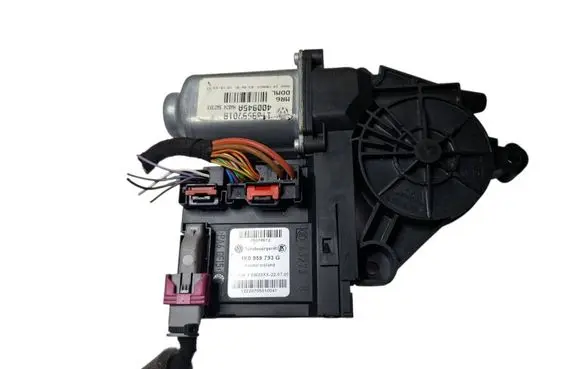 Volkswagen Caddy Front door window regulator motor 1K0959793G 1T0959701B