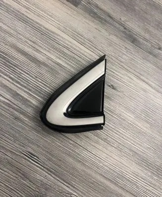 Lexus RX 450H Fender end trim 6011848030