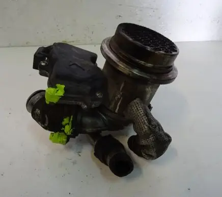 Skoda Fabia Mk3 (NJ) EGR valve cooler 04B131501D