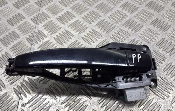 Opel Astra H Front door exterior handle/bracket 