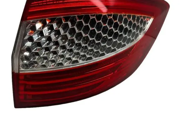 Ford Mondeo MK IV Rear/tail lights 7S7113404B