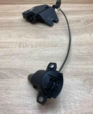 BMW 5 E60 E61 Tailgate/trunk/boot lock/catch/latch 7840617 7167321