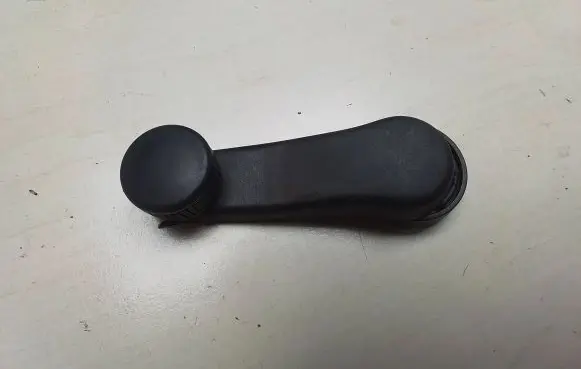 Volkswagen Golf IV Front door window winding handle 1h0837581d