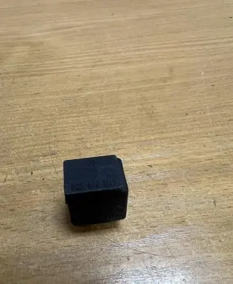 Mercedes-Benz GLC X253 C253 Other relay 4RA00781300 D8123