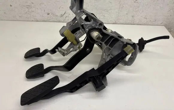 Audi Cabriolet B3 8G Pedal assembly 8A0721115C