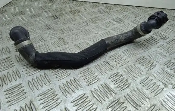 Mercedes-Benz GLC X253 C253 Engine coolant pipe/hose A2135017400