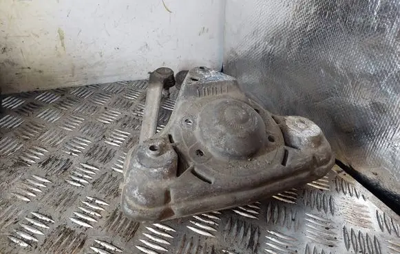 Coil spring mount
