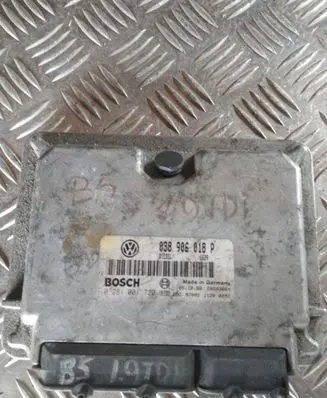 Volkswagen PASSAT B5 Engine control unit/module 038906018P 0281001720 28SA3664
